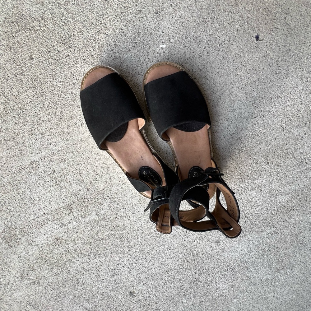 Clarks Black Sandals Strappy Leather Design